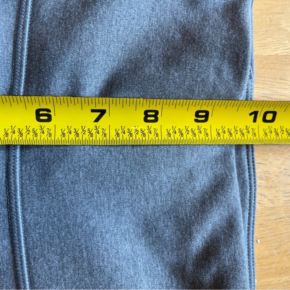 GAP Blackout Compression Leggings - Picture 8 of 10
